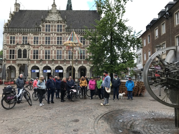 <p>Meet for the cycle tour on the market square in front of the historic town hall</p>