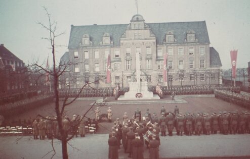 Nationaal-socialistische viering op de Benölkenplatz in 1941 StA_BOH_Bildsammlung_496b