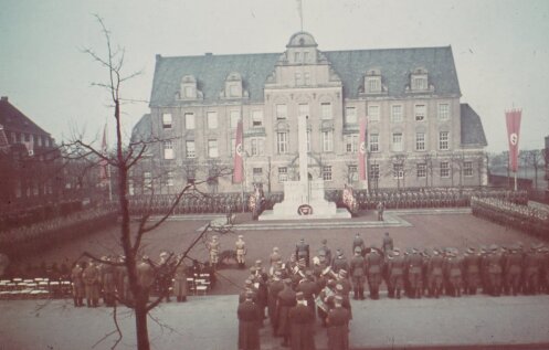 StA_BOH_Bildsammlung_496b National Socialist celebration on Benölkenplatz in 1941