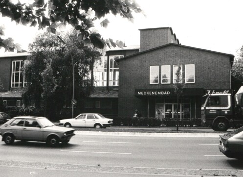 Das städtische Hallenbad an der Meckenemstraße