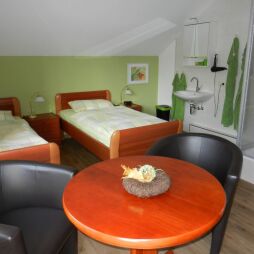 Fitter's room Ihorst, green room