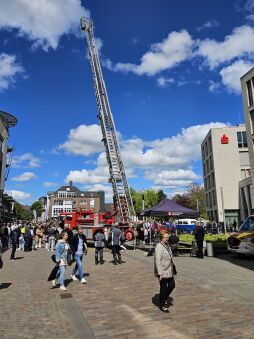 2024-04-28_Bocholt_Blüht_Oldtimer_Feuerwehr_Neutorplatz_Foto_Stadtmarketing