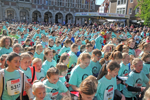 bocholt_erleben_sport_citylauf_20190504_foto_bruno_wansing_bild_BWG_5221_2_5_mädchen_start (004)