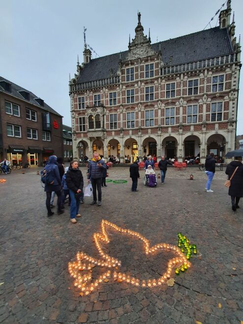 Light Sunday 2022 - Dove of Peace in front of the Historic Town Hall