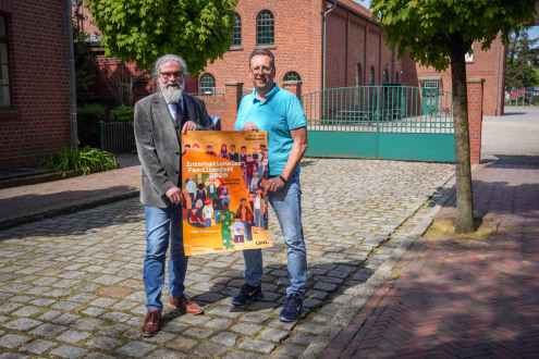 Announcement Family Festival 2026 Looking forward to the next edition of the family festival: Martin Schmidt from the LWL-Museum Textilwerk and Bocholt's integration officer Bruno Wansing.