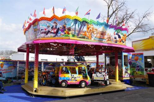 Children's carousel_Carlo Carlos world tour_Thomas Schneider