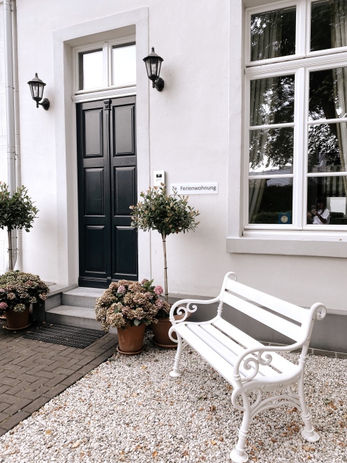 FeWo_Gut Heidefeld_Eingang apartm._0442E411-A19A-47EB-BFFD-A970AB43EBAC FeWo_Gut Heidefeld_Eingang apartm._0442E411-A19A-47EB-BFFD-A970AB43EBAC