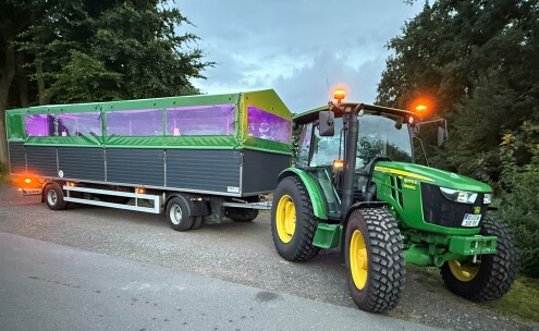 Covered wagon 