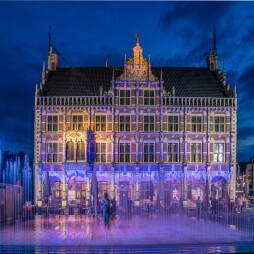 Play Fountain Town Hall-