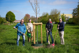 Planting of the 2026 annual tree Delighted with the new trembling aspen on the path of the annual trees (from left to right): Bruno Wansing, Peter Schlabs, Muaiad Abd Alrahman and Dave Welling.