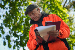 Agricultural engineer Jörn Benk transfers the values to a list Agricultural engineer Jörn Benk transfers the values to a list