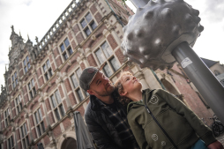 The 'poetry machine' hangs directly in front of the historic town hall - and can be tried out by walkers. The 'poetry machine' hangs directly in front of the historic town hall - and can be tried out by walkers.