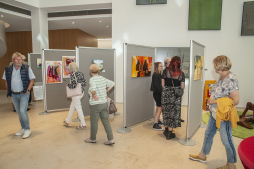 The works can be seen at the Stadtsparkasse until 31 August The works can be seen at the Stadtsparkasse until 31 August