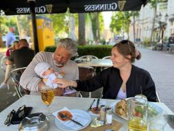 Im kurzweiligen Vortrag geht es um die Frage, wie sich belastende Situationen in der Familie meistern lassen Im kurzweiligen Vortrag geht es um die Frage, wie sich belastende Situationen in der Familie meistern lassen