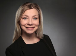 Referentin Ilka Kuper Referentin Ilka Kuper zeigt Frauen, wie man sicher und souverän in der Arbeitswelt auftritt.