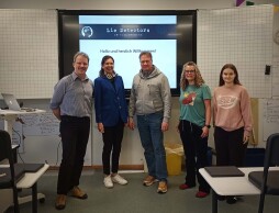  From left to right: Joachim Budde (journalist), Sonja Wießmeier (EUROPE DIRECT Bocholt), Jan-Bernd Lepping (headmaster of Euregio-Gymnasium), Christina Bork (teacher at Euregio-Gymnasium), Lea Klaue (trainee at the city of Bocholt) 