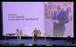 75 years of the Basic Law Kinodrom Mayor Kerkhoff Mayor Thomas Kerkhoff was a guest speaker at the 75th anniversary celebrations at Kinodrom Bocholt.