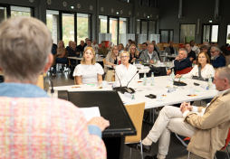 Council meeting between the City of Bocholt and the Municipality of Winterswijk at Bocholt Comprehensive School Co-operation across the German-Dutch border was the focus of a joint council meeting between the city of Bocholt and the municipality of Winterswijk