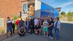  118 fire extinguishers, 10 generators, school furniture, winter clothing, beds, medical supplies - packed and loaded with the support of Ukrainian and Syrian refugees 