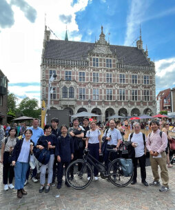 NIKKEN SEKKEI Research Institute Tokyo Experts from the NIKKEN SEKKEI Research Institute in Tokyo exchanged ideas with specialists from the city's building department in Bocholt. A visit to the city centre with the historic town hall was also on the agenda.