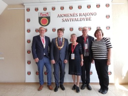 The delegation in Akmene f.l.t.r.: Stefan Schmeink, Vitalijus Mitrofanovas (Mayor of Akmene), Elisabeth Kroesen, Leo Heßling, Petra Taubach