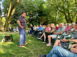  Schauspieler Peter Trabner bei seinem Auftritt in Bocholt. 