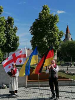 The Bocholt group was warmly welcomed by the host from Akmene. 