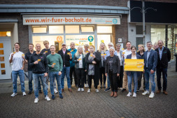Further committed citizens have now been honoured with the volunteer card at the volunteer agency Further committed citizens have now been honoured with the volunteer card at the volunteer agency