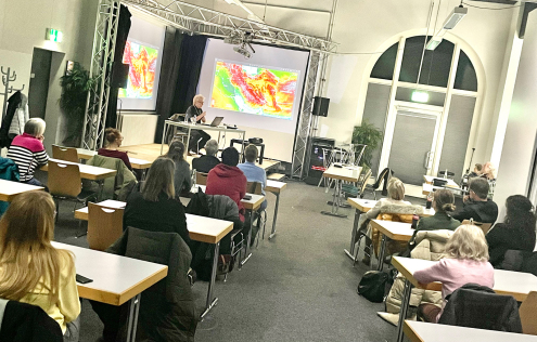 Listeners at the lecture evening on Iran in Bocholt