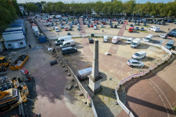  The fence running along the building site at Berliner Platz is being taken down in preparation for the upcoming Bocholt fair. 