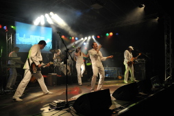  The party band \