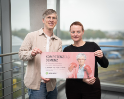  Looking forward to the event on 6 November: Business Unit Manager Christian Tewiele and Marie-Therese Brand from the Pensions, Senior Citizens, Care and Volunteering department.  