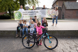 Winner Action Day Sport & Culture 2023 Diana Matiash won the main prize, a brand new bicycle, at this year's \