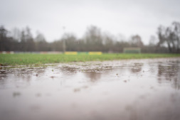  The city of Bocholt has announced that the municipal pitches are closed due to the weather. 