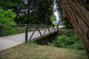 Radfahrer aus Richtung KuBAai und Innenstadt können hier künftig geradeaus bis zur Uhlandstraße fahren und dort eine neue Querung mit Ampel nutzen.