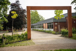  The Biemenhorst School on Weserstraße.  