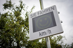 Speed control signs Speed control signs