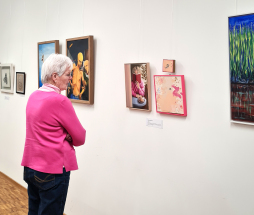 KuKuG bezieht neue Räume im LernWerk-Anbau Aktuelle Ausstellung und vielfältige Nutzungsmöglichkeiten für Kulturschaffende