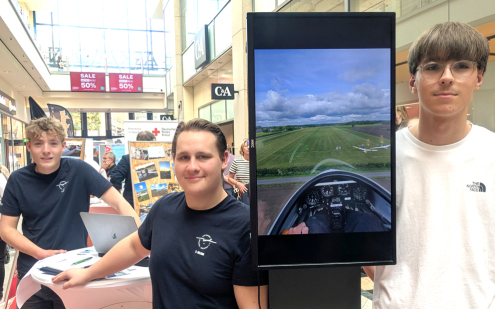 'Über den Wolken' - mit dem Simulator der Luftsportgruppe Bocholt 'Über den Wolken' - mit dem Simulator der Luftsportgruppe Bocholt