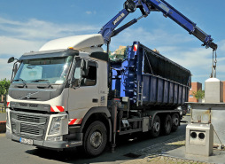  Das ESB-Sonderfahrzeug zur Leerung von Glas- und Papiercontainern ist zurzeit in Reparatur. 