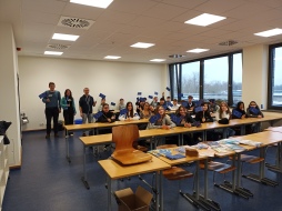  Die Klasse 10c der Städtischen Gesamtschule Bocholt nimmt an einem Planspiel der Europäischen Union teil. 