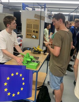 BattleBots-Wettstreit an der Westfälischen Hochschule Bocholt BattleBots-Wettstreit an der Westfälischen Hochschule Bocholt