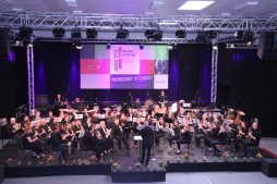  Ehemalige und Aktive musizieren gemeinsam zum 50. Jubiläum 