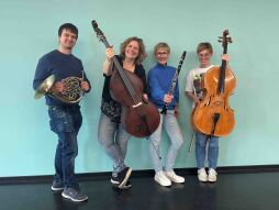 Die Lehrkräfte Viktor Kramer, Barbara Post, Britta Nolte-Kaiser und Christina Schubach freuen sich auf den Start des Instrumentenkarussells. Die Lehrkräfte Viktor Kramer, Barbara Post, Britta Nolte-Kaiser und Christina Schubach freuen sich auf den Start des Instrumentenkarussells.