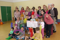 Eine Stiftung der Bocholter Stadtsparkasse fördert das Projekt mit 5000 Euro Eine Stiftung der Bocholter Stadtsparkasse fördert das Projekt mit 5000 Euro