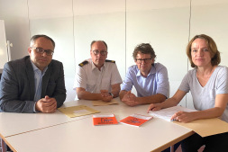 Stadt Bocholt erarbeitet Notfallkonzept für möglichen Gas-Lieferstopp Bei einem Medientermin in der Bocholter Feuerwache informierten Bürgermeister Thomas Kerkhoff (von links), Thomas Deckers (Leiter der Feuerwehr Bocholt), BEW-Geschäftsführer Jürgen Elmer und Monika Tenbrock, Leiterin des Fachbereichs Öffentliche Ordnung über die aktuelle Lage.