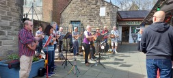  Musiker aus Rossendale werden in Bocholt auftreten. 