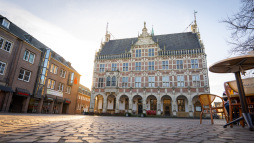 Historisches Rathaus und Markt Historisches Rathaus und Markt