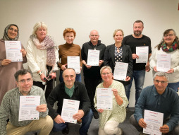  In den vergangenen Wochen hat das Netzwerk Demenz Bocholt insgesamt 13 Alltagsbegleiter in einer Basisqualifizierung ausgebildet.  