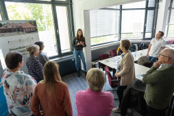 In kleinen Gruppen wurden einzelne Aspekte der kommunalen Gesundheitsförderung herausgearbeitet. In kleinen Gruppen wurden einzelne Aspekte der kommunalen Gesundheitsförderung herausgearbeitet.